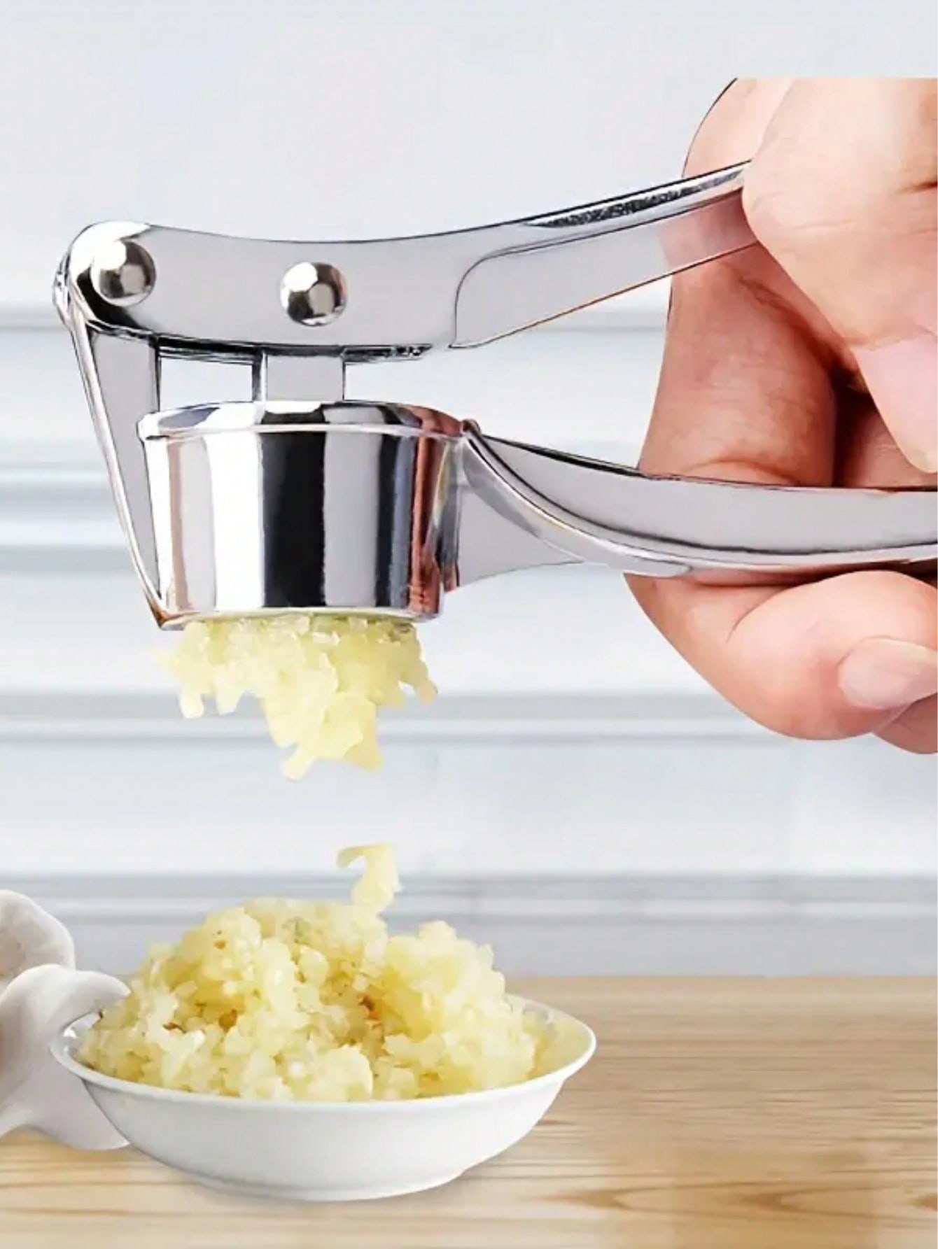 Kitchen Garlic Press Crusher M - Manual Garlic Press 评论和价格
